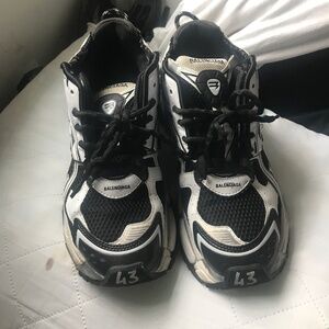 Balenciaga Trek